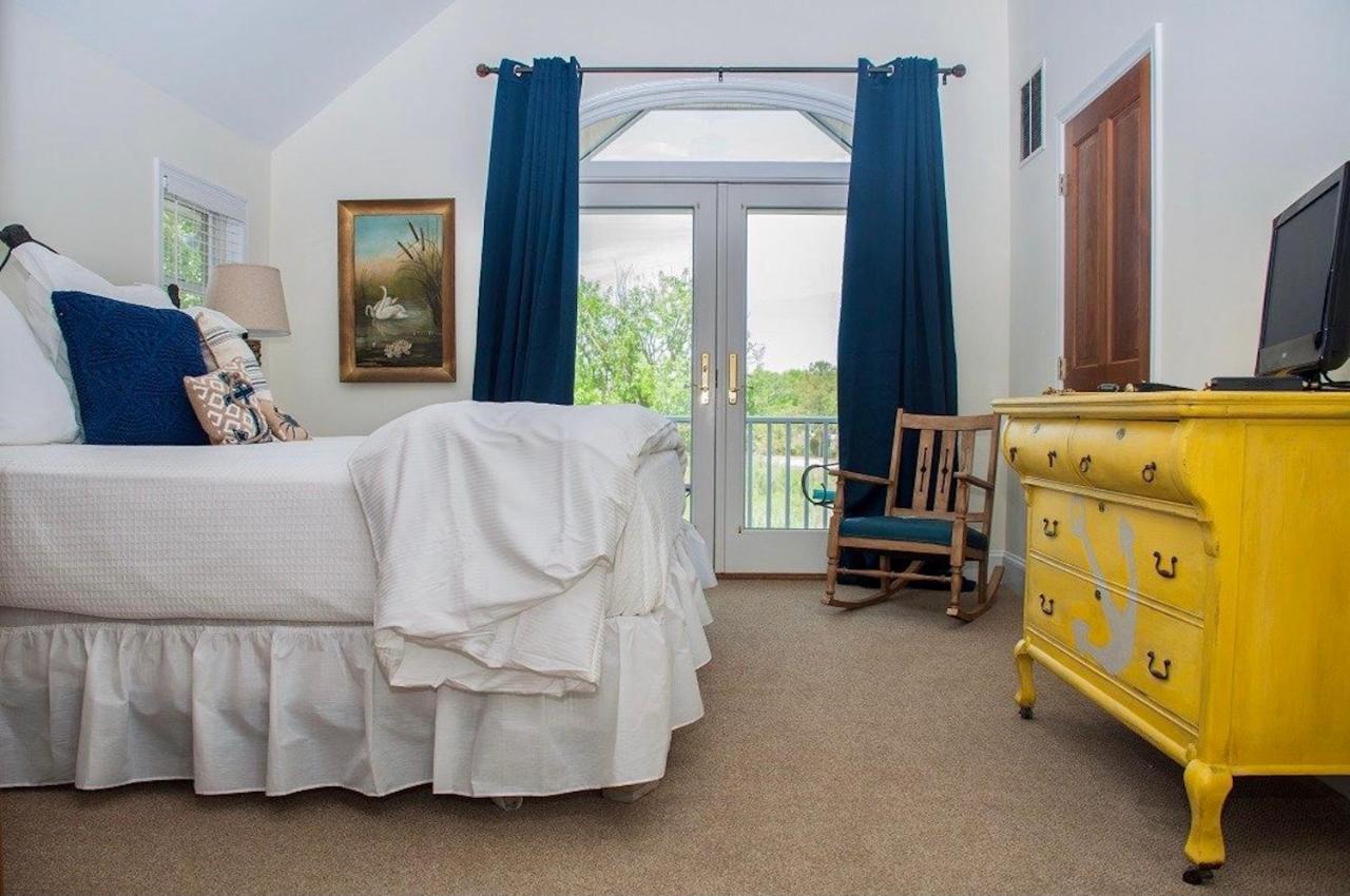 Inn At Haven Harbour Rock Hall Экстерьер фото